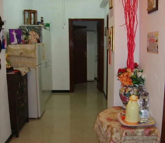 Acomodação com café da manhã  Qindajie House Roma